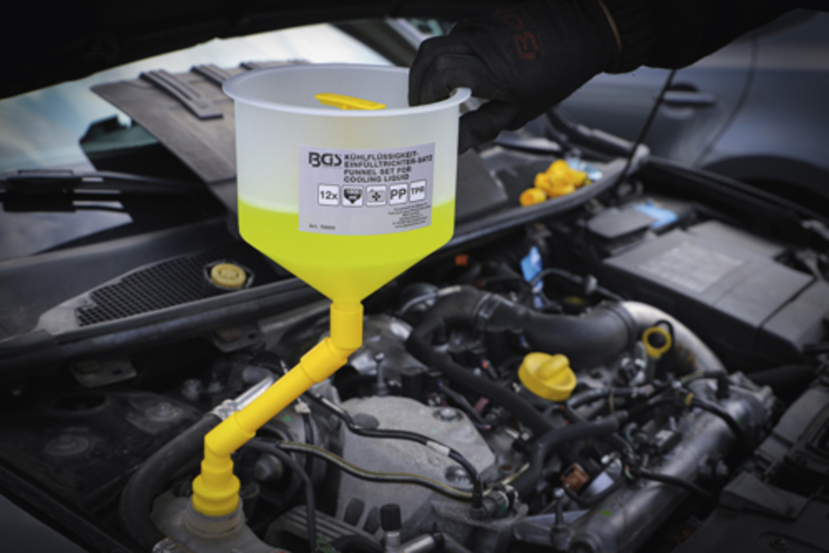 Set palnii umplere cu lichid de racire 12 piese BGS Technic 70000