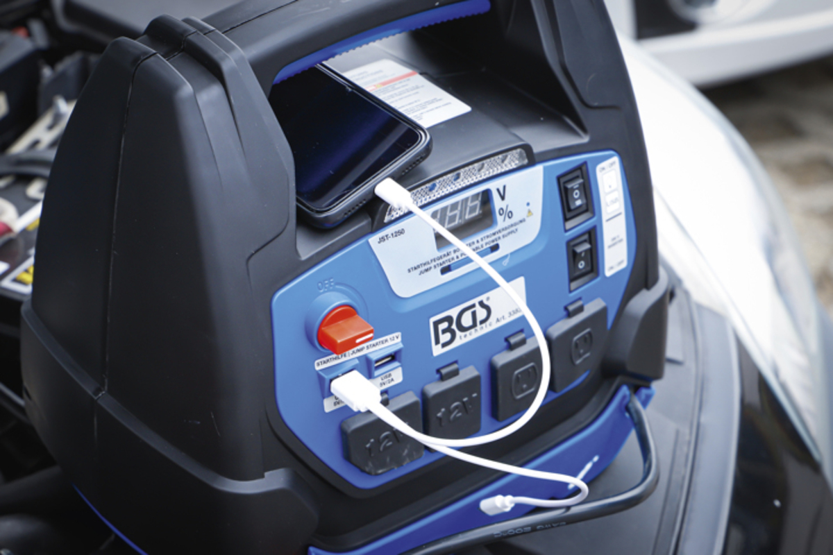 Robot/Incarcator de pornire multifunctional 5 in 1 18Ah BGS Technic 3383 Robot/Incarcator de pornire multifunctional 5 in 1 18Ah BGS Technic 3383