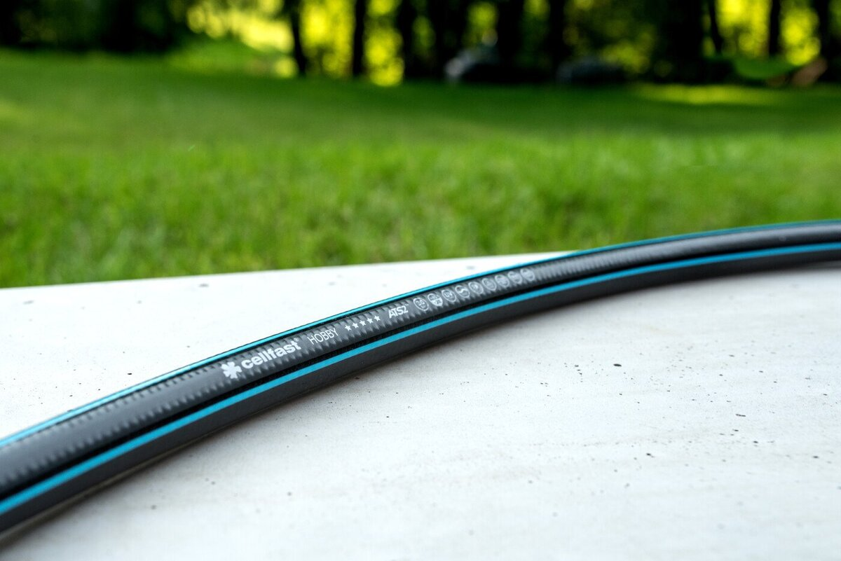 Furtun de gradina Hobby ATS2 1/2" - 25 metri cu 6 straturi CellFast 16-200 Furtun de gradina Hobby ATS2 1/2" - 25 metri cu 6 straturi CellFast 16-200