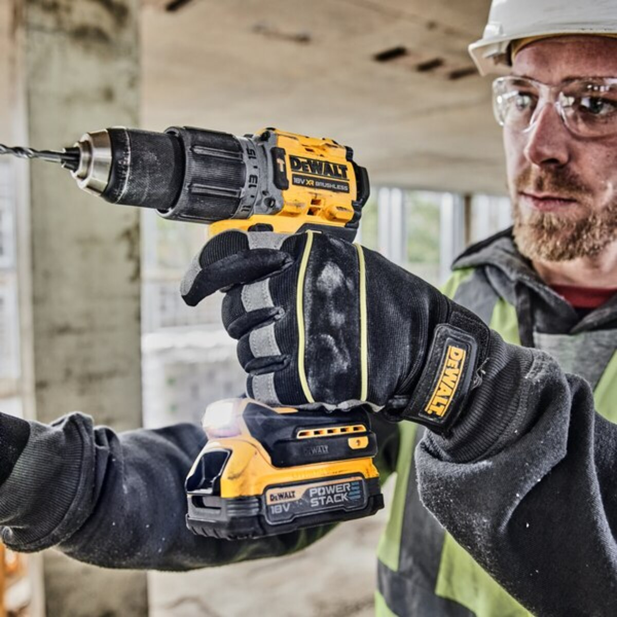 Masina de gaurit si infiletat cu 2 acumulatori 2.0Ah Dewalt DCD805E2T-QW POWER STACK
