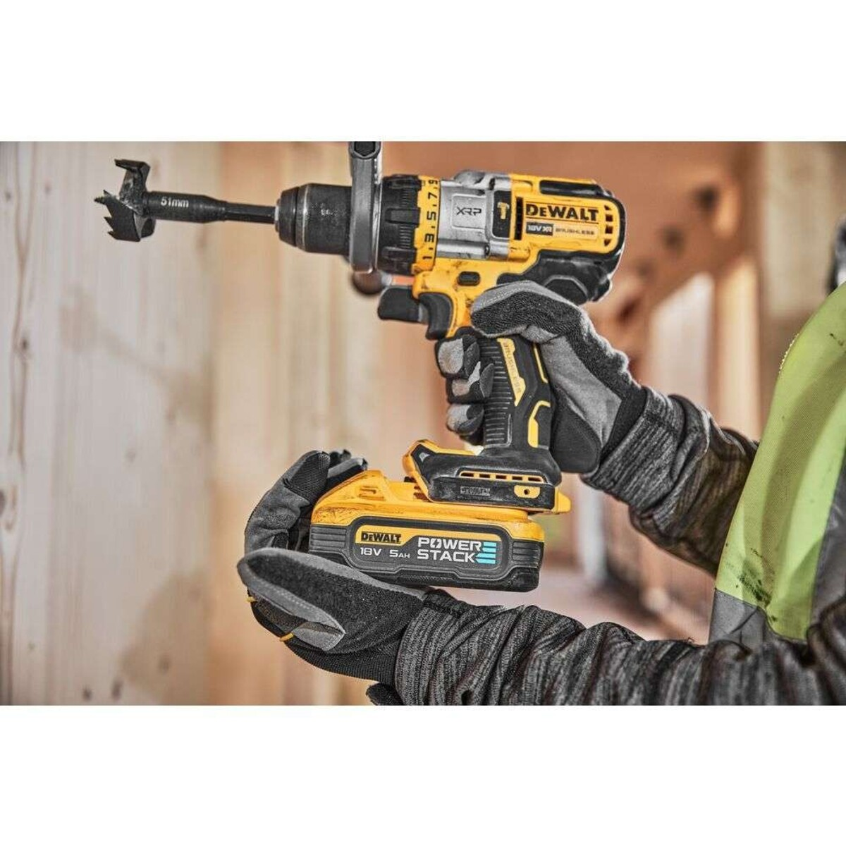 Masina de gaurit si insurubat cu percutie si motor fara perii si 2 acumulatori 18V 5.0Ah Powerstack Dewalt DCD999H2T-QW Masina de gaurit si insurubat cu percutie si motor fara perii si 2 acumulatori 18V 5.0Ah Powerstack Dewalt DCD999H2T-QW