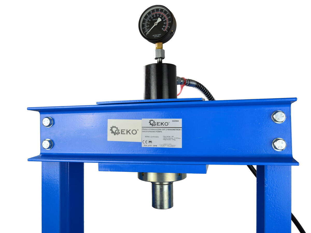 Presa hidraulica cu pompa dubla pentru atelier 30 tone Geko G02083 Presa hidraulica cu pompa dubla pentru atelier 30 tone Geko G02083
