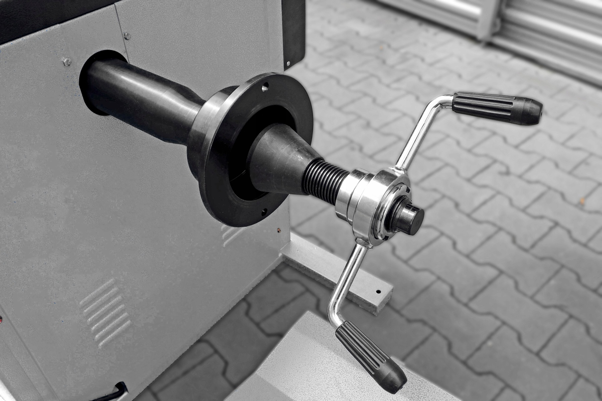 Masina de echilibrat roti turisme/autoutilitare/camioane 10” - 24” Grubber GT1324PRO  Masina de echilibrat roti turisme/autoutilitare/camioane 10” - 24” Grubber GT1324PRO