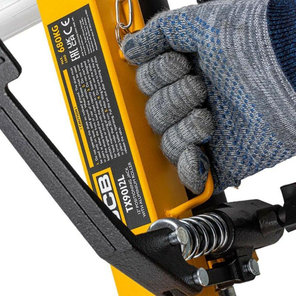 Carucior pentru masini imobilizate cu actionare hidraulica 680 Kg cu role din aluminiu JCB TOOLS JCB-TX9012L Carucior pentru masini imobilizate cu actionare hidraulica 680 Kg cu role din aluminiu JCB TOOLS JCB-TX9012L