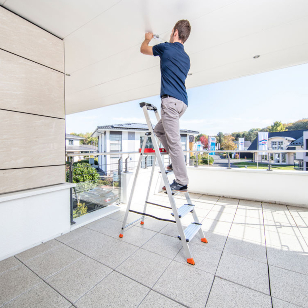 Scara Monto Sepuro dubla cu 5 trepte pe o parte Krause KR-127235