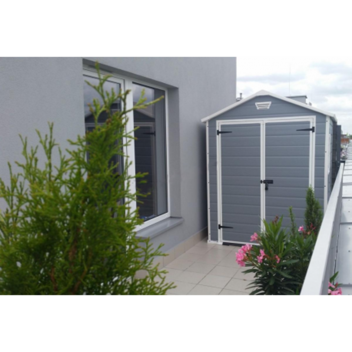 Casuta gradina Curver Manor 6x5 cu usa dubla Casuta gradina Curver Manor 6x5 cu usa dubla