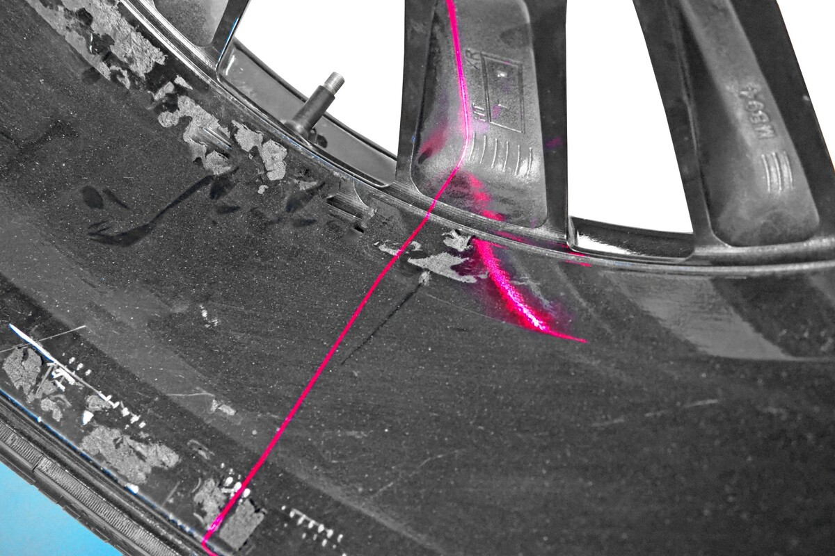 Masina de echilibrat automata 24" cu afisaj LED Nortec WB420