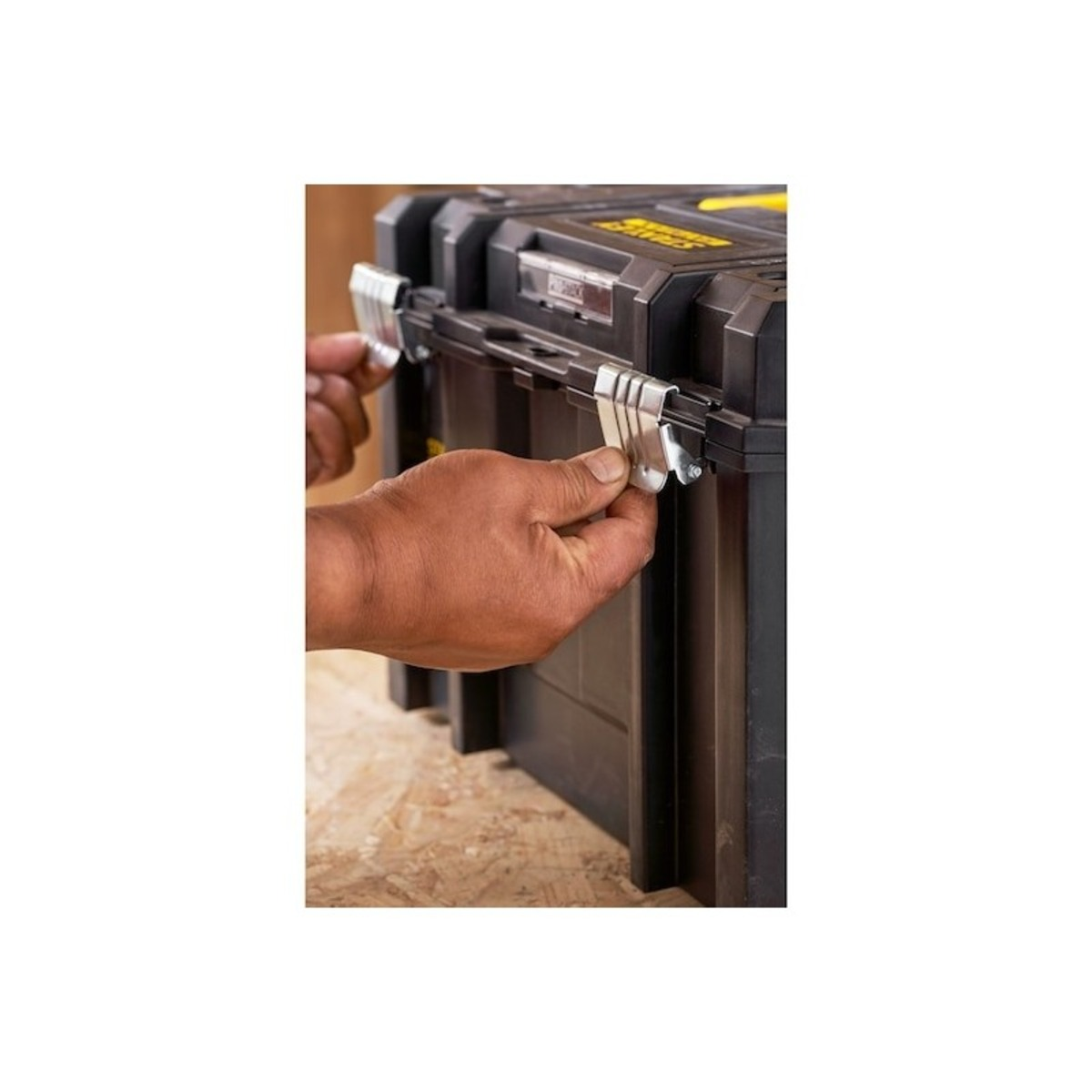 Valiza depozitare TSTAK VI 400 x 300 x 330mm FatMax Stanley FMST1-71971 Valiza depozitare TSTAK VI 400 x 300 x 330mm FatMax Stanley FMST1-71971