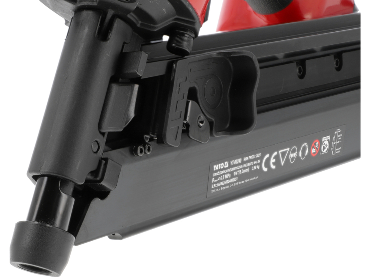 Pistol pneumatic pentru batut cuie 50-100mm YATO YT-09240 Pistol pneumatic pentru batut cuie 50-100mm YATO YT-09240